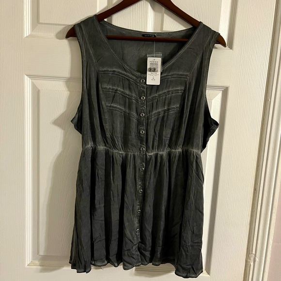 Torrid light weight summer blouse nwts - Picture 1 of 5